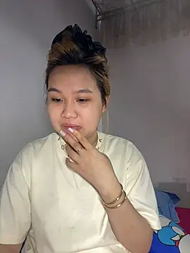 Snapshot of Odette68 chatting on 06-18-26, 12:53 Odette68 online show from 06-18-26, 12:53