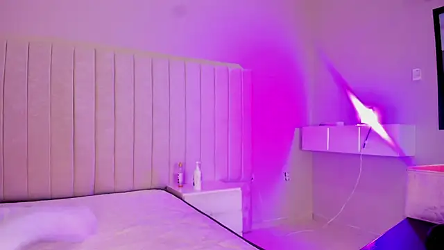 Littleolivia  online show from 12-03-25, 12:37