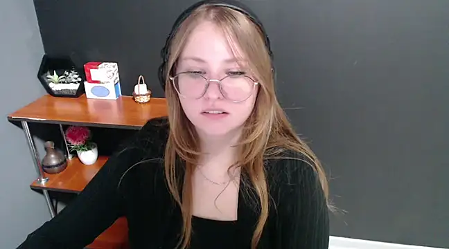 Snapshot of lady_minx chatting on 01-21-25, 10:52 lady minx online show from 01-21-25, 10:52