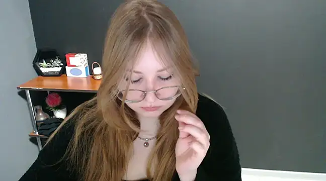 Snapshot of lady_minx chatting on 01-15-25, 07:48 lady minx online show from 01-15-25, 07:48