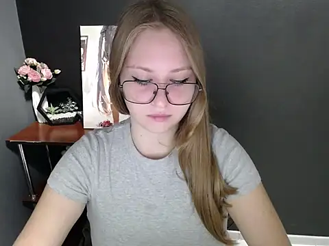 Snapshot of lady_minx chatting on 10-08-25, 06:37 lady minx online show from 10-08-25, 06:37