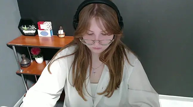 Snapshot of lady_minx chatting on 01-27-25, 10:38 lady minx online show from 01-27-25, 10:38