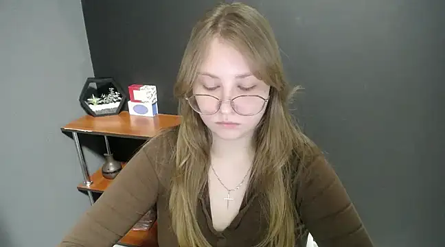 Snapshot of lady_minx chatting on 02-11-25, 10:47 lady minx online show from 02-11-25, 10:47