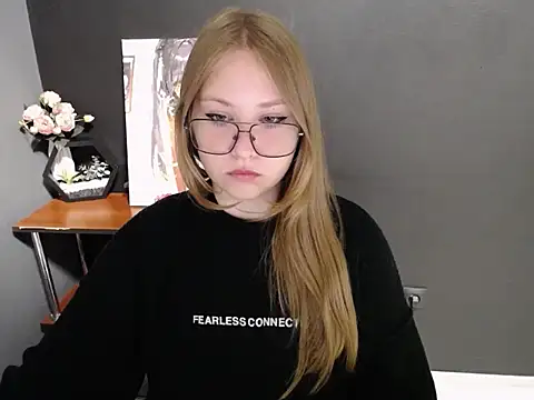 Snapshot of lady_minx chatting on 10-13-25, 06:37 lady minx online show from 10-13-25, 06:37