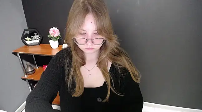 Snapshot of lady_minx chatting on 02-28-25, 07:15 lady minx online show from 02-28-25, 07:15