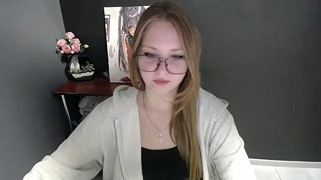 Snapshot of lady_minx chatting on 10-20-25, 06:37 lady minx online show from 10-20-25, 06:37
