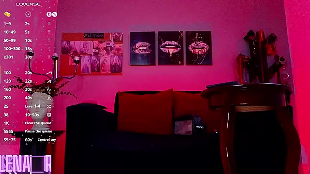 Snapshot of selena_rogue chatting on 11-04-25, 11:25 selena rogue online show from 11-04-25, 11:25