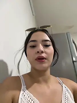 Veronica isaza   online show from 12-02-25, 03:41