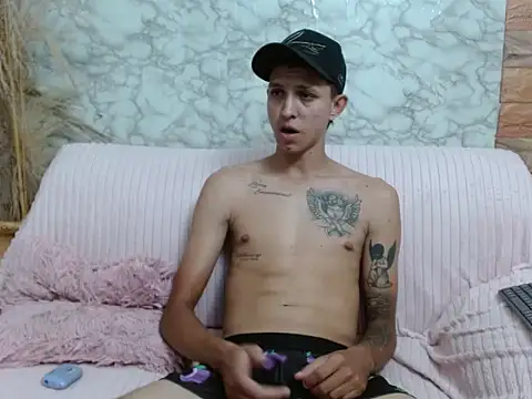 Snapshot of alan_karol_mds chatting on 10-08-25, 08:31 alan karol mds online show from 10-08-25, 08:31