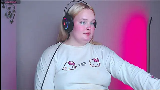 rozzhaos8 online show from 10-24-25, 03:33