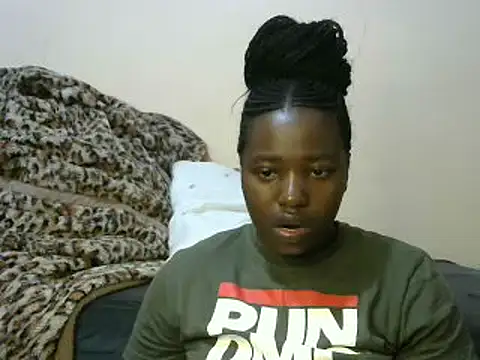 Snapshot of sweet_gal01 chatting on 02-14-25, 01:23 sweet gal01 online show from 02-14-25, 01:23