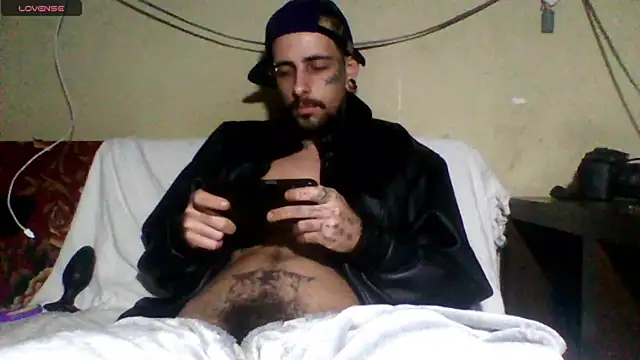 Snapshot of sellvageria chatting on 07-05-26, 10:16 sellvageria online show from 07-05-26, 10:16