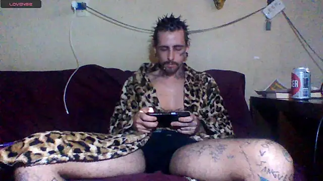 Snapshot of sellvageria chatting on 07-18-26, 07:11 sellvageria online show from 07-18-26, 07:11