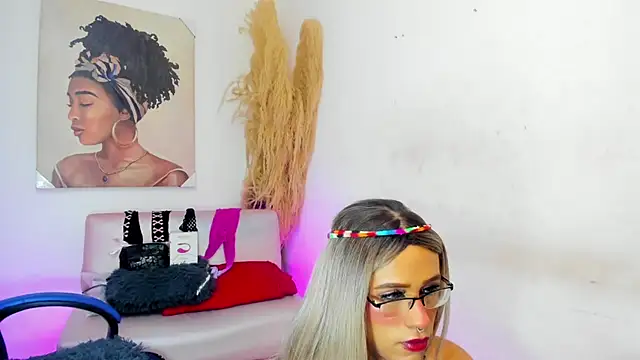 mia foxts online show from 10-01-25, 09:18