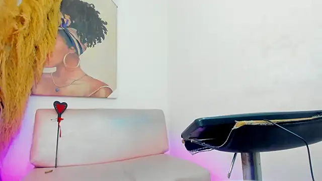 mia foxts online show from 12-19-25, 01:42