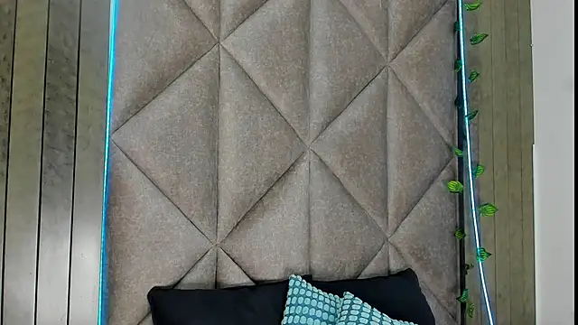 AbbyWathson online show from 10-18-25, 07:38