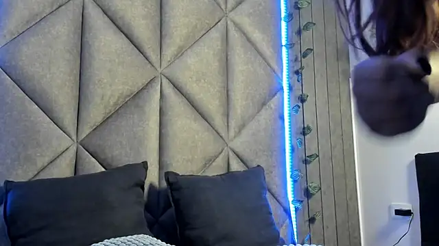 AbbyWathson online show from 04-05-26, 11:39