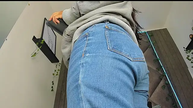 AbbyWathson online show from 11-08-25, 07:50