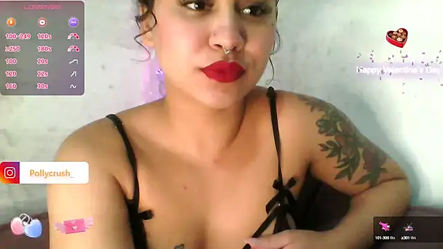Snapshot of PollyCrush chatting on 02-23-25, 08:11 PollyCrush online show from 02-23-25, 08:11