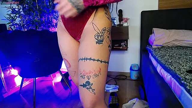 CreamyInkky  online show from 03-19-26, 08:58