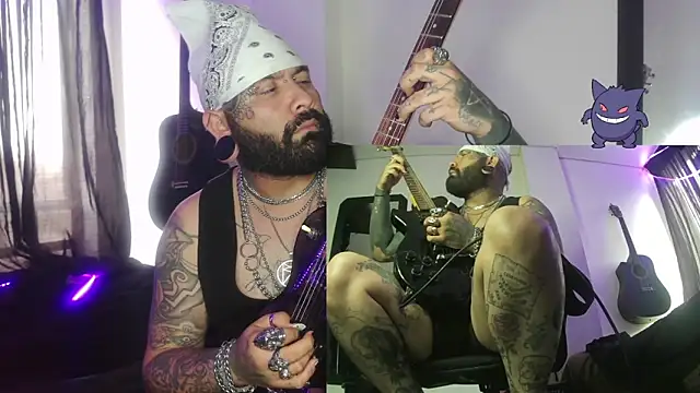 Snapshot of darkclothes chatting on 12-30-24, 05:02 darkclothes online show from 12-30-24, 05:02