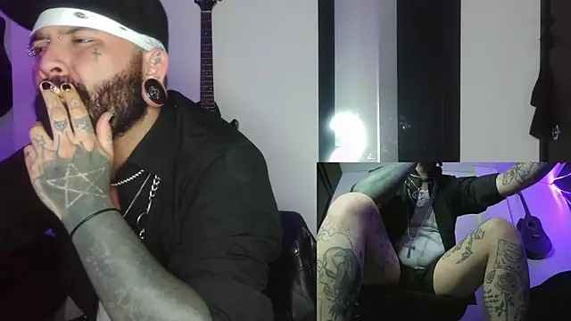 Snapshot of darkclothes chatting on 12-25-24, 10:39 darkclothes online show from 12-25-24, 10:39