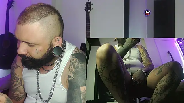 Snapshot of darkclothes chatting on 12-31-24, 03:42 darkclothes online show from 12-31-24, 03:42