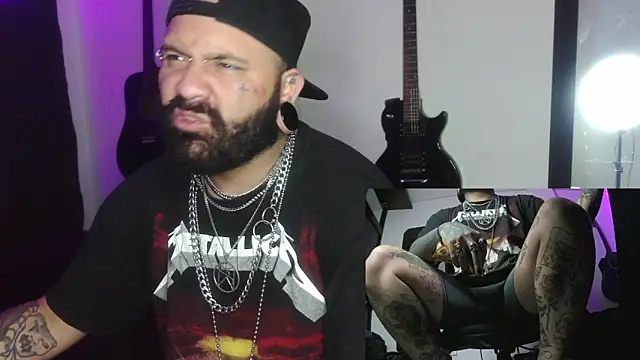 Snapshot of darkclothes chatting on 12-29-24, 12:52 darkclothes online show from 12-29-24, 12:52