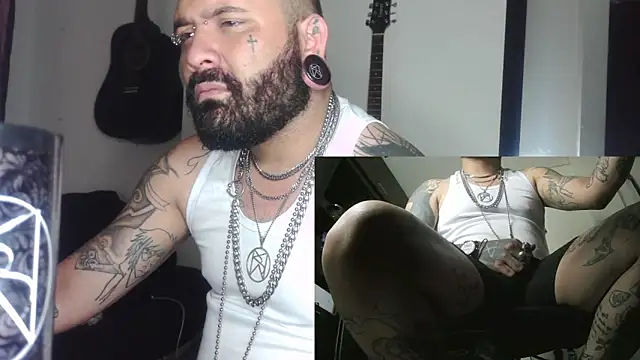 Snapshot of darkclothes chatting on 12-26-24, 02:16 darkclothes online show from 12-26-24, 02:16