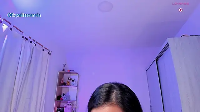 Snapshot of Aleja24Evans chatting on 12-03-25, 12:33 Aleja24Evans online show from 12-03-25, 12:33