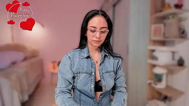 Snapshot of Aleja24Evans chatting on 02-15-26, 06:07 Aleja24Evans online show from 02-15-26, 06:07