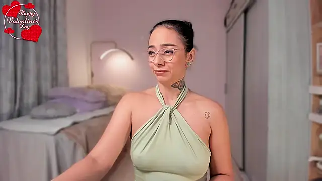 Snapshot of Aleja24Evans chatting on 02-14-26, 01:39 Aleja24Evans online show from 02-14-26, 01:39