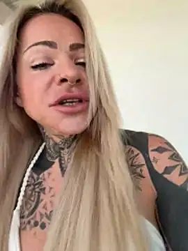 Snapshot of Divina_X_ chatting on 03-08-26, 09:45 Divina X online show from 03-08-26, 09:45