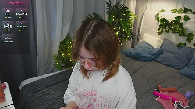 Coconut Mia online show from 04-26-26, 02:53