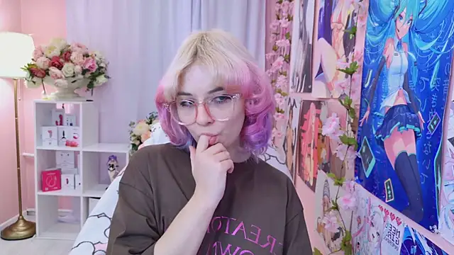 Coconut Mia online show from 10-09-25, 03:12