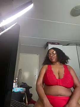 Nomthie online show from 09-25-25, 02:23