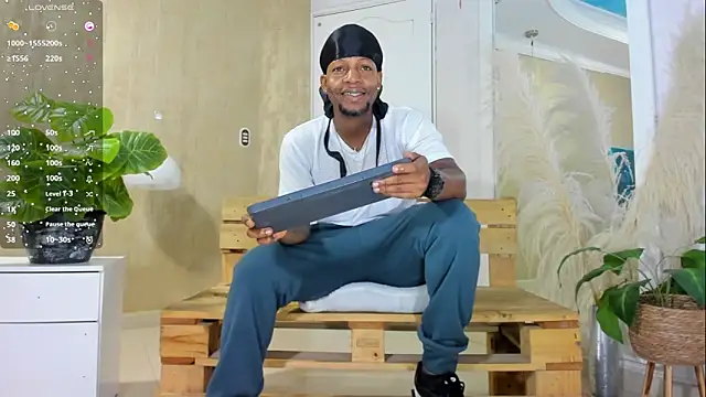 RicoBrown777  online show from 04-06-26, 04:19