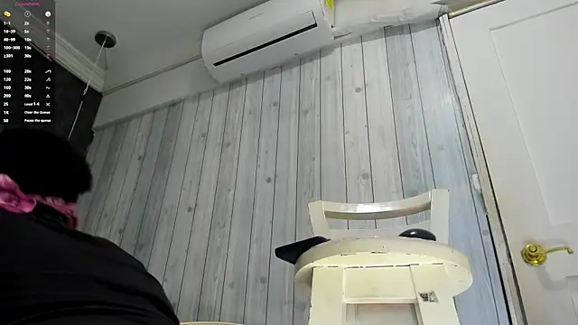 Snapshot of RicoBrown777_ chatting on 02-25-25, 06:47 RicoBrown777 online show from 02-25-25, 06:47