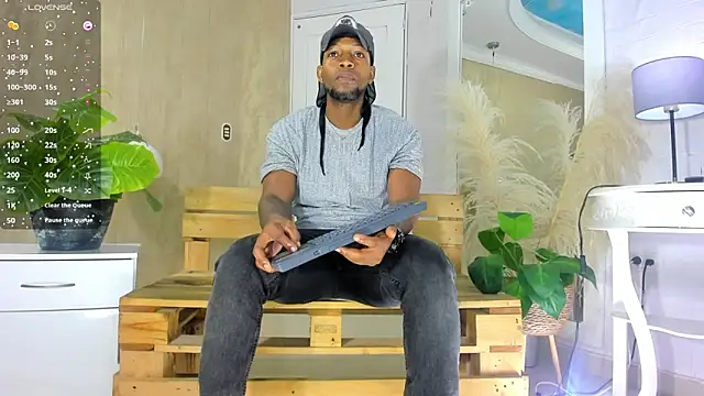 Snapshot of RicoBrown777_ chatting on 06-15-26, 04:01 RicoBrown777 online show from 06-15-26, 04:01