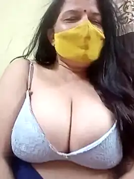 Snapshot of IndianAngle chatting on 06-18-26, 05:29 IndianAngle online show from 06-18-26, 05:29