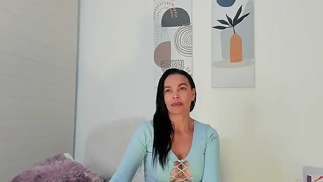 Snapshot of Evawalker_ chatting on 10-13-25, 10:54 Evawalker online show from 10-13-25, 10:54