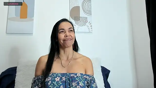 Snapshot of Evawalker_ chatting on 03-01-25, 02:04 Evawalker online show from 03-01-25, 02:04