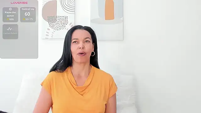 Snapshot of Evawalker_ chatting on 01-17-26, 02:42 Evawalker online show from 01-17-26, 02:42