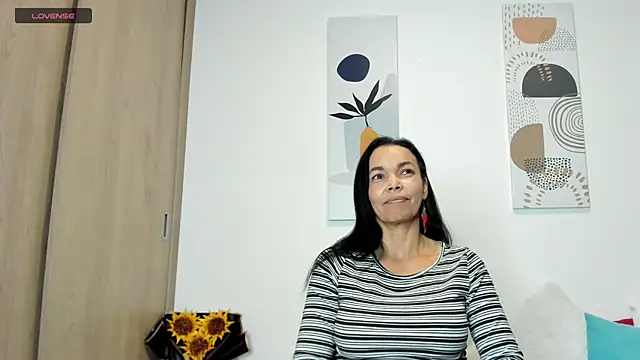 Snapshot of Evawalker_ chatting on 02-26-25, 04:41 Evawalker online show from 02-26-25, 04:41