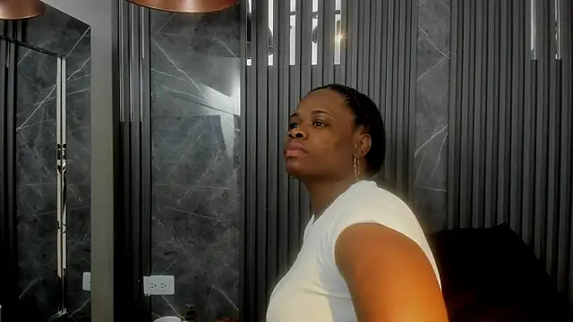 Snapshot of SaraiEvans chatting on 02-16-25, 03:26 SaraiEvans online show from 02-16-25, 03:26