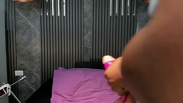 SaraiEvans online show from 01-10-26, 03:24