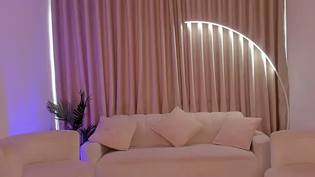 Snapshot of SavannahWildee chatting on 09-14-25, 11:43 SavannahWildee online show from 09-14-25, 11:43