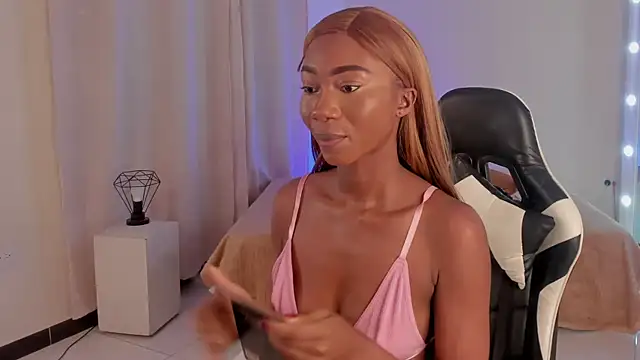 Snapshot of SavannahWildee chatting on 01-16-25, 11:48 SavannahWildee online show from 01-16-25, 11:48