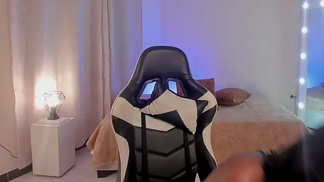 Snapshot of SavannahWildee chatting on 01-21-25, 11:13 SavannahWildee online show from 01-21-25, 11:13