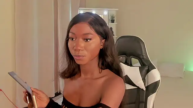 Snapshot of SavannahWildee chatting on 03-02-25, 02:36 SavannahWildee online show from 03-02-25, 02:36